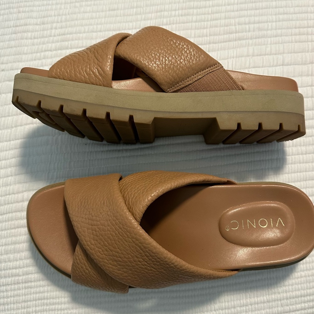 Leather Vionic sandals